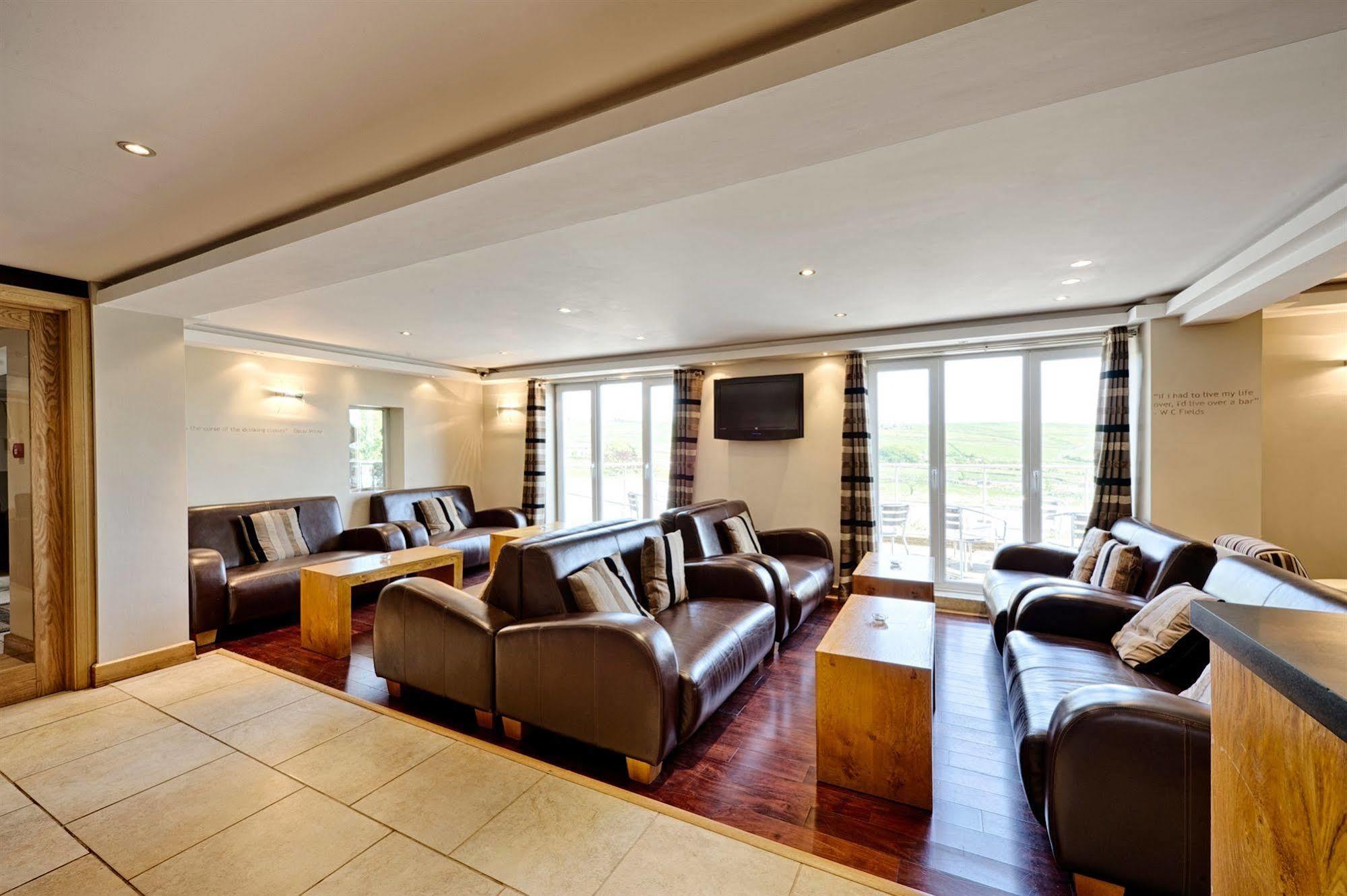 Clough Manor Hotell Denshaw Eksteriør bilde